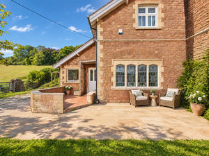 Front Patio- click for photo gallery
